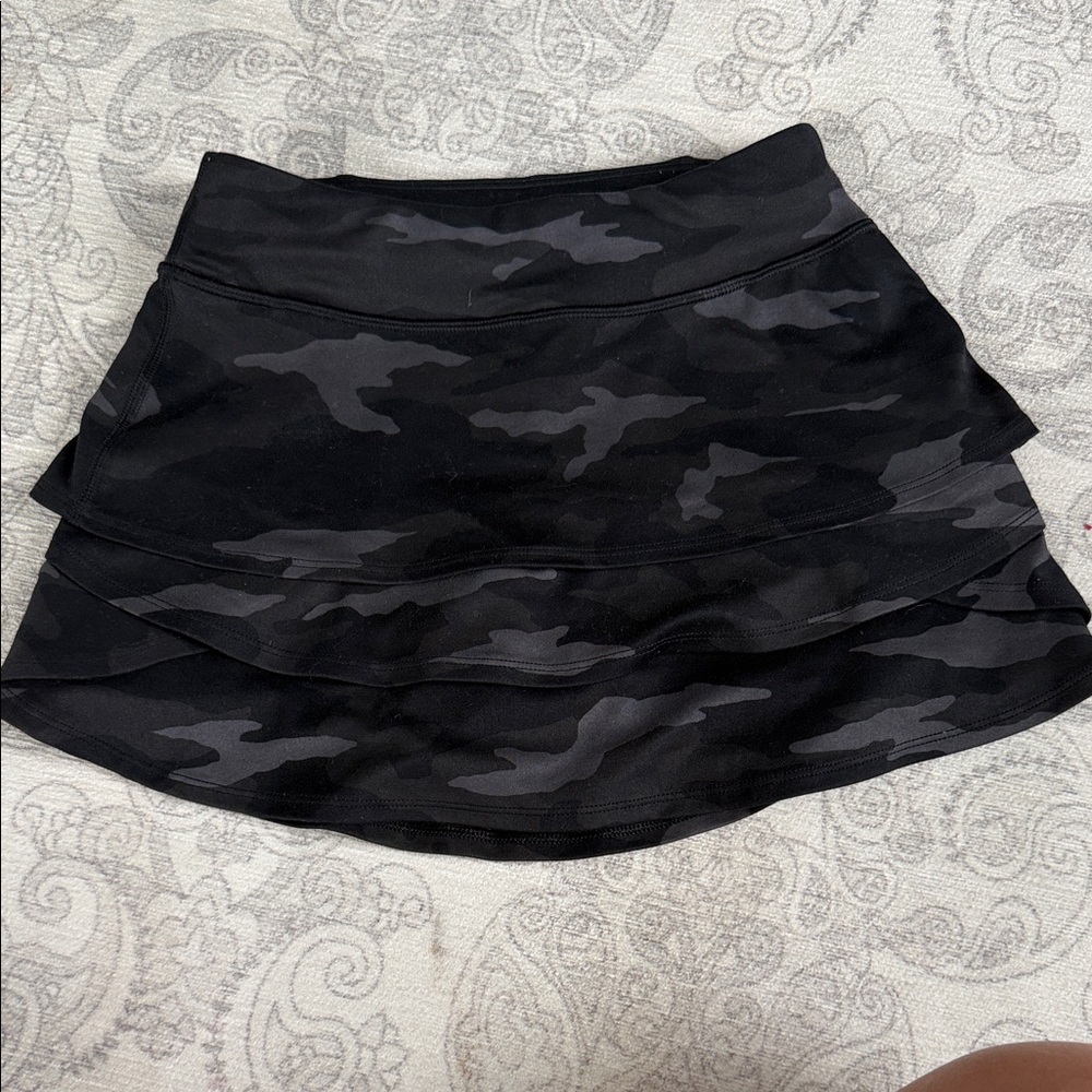 Athleta Girls Black Camouflage Tiered Athletic Skort